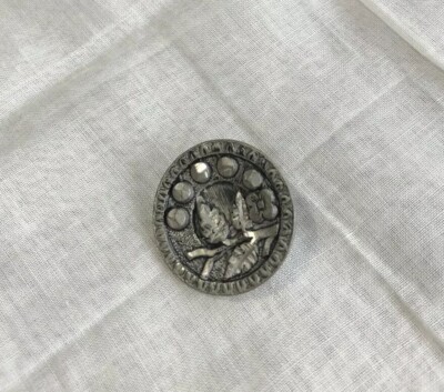 Vintage 7/8  Metal Unique 1 Button  61-39