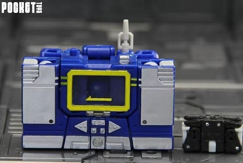 Transformer Soundwave Tuner S 04 WITH BOX - Foto 5 di 10