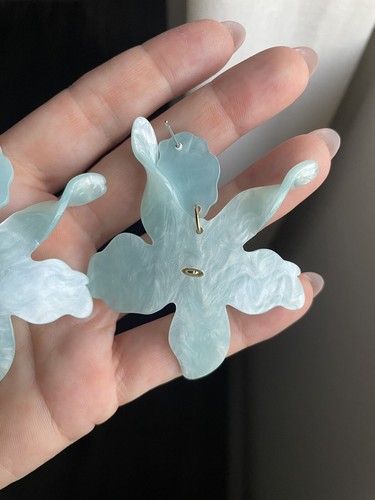 Brand New Large Flower Lele Sadoughi Style Earrings Light Blue Pearl - Picture 6 of 7