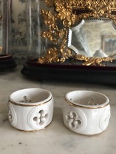 2 ronds de serviettes ajourés en porcelaine