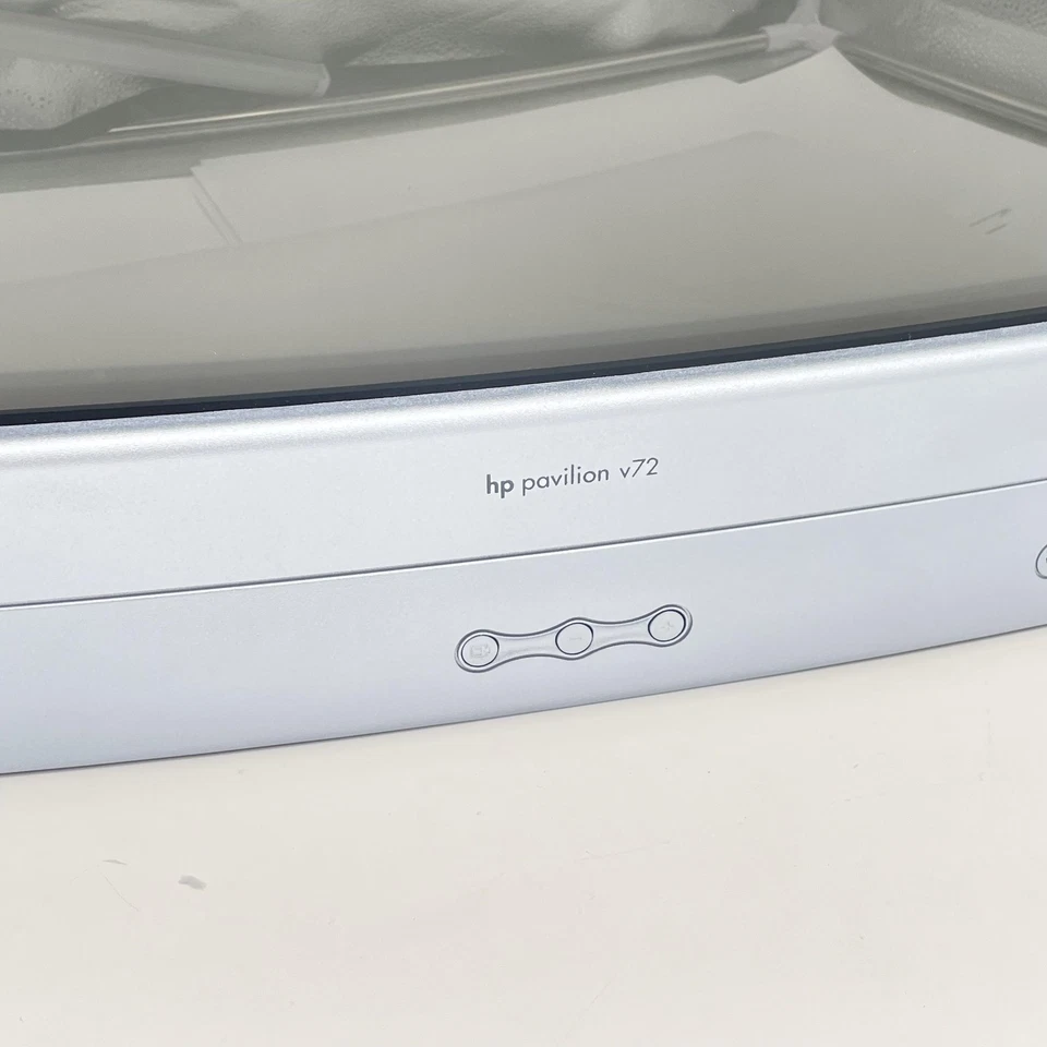 Monitor a color vintage HP Pavilion V72 17" CRT PE1171U P9611C con cables manual Foto 4 de 4