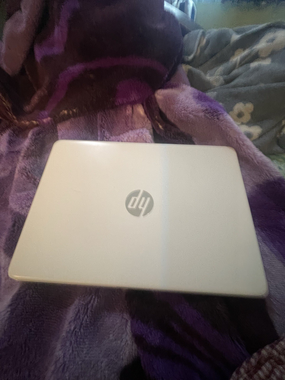 White Hp Laptop,not Good For Gaming And Only For Work Intel Core I5