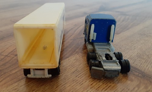 Lot of 9 Diecast and Plastic Vehicles Hot Wheels, Matchbook, Tonka, Road Champs - Picture 17 of 23