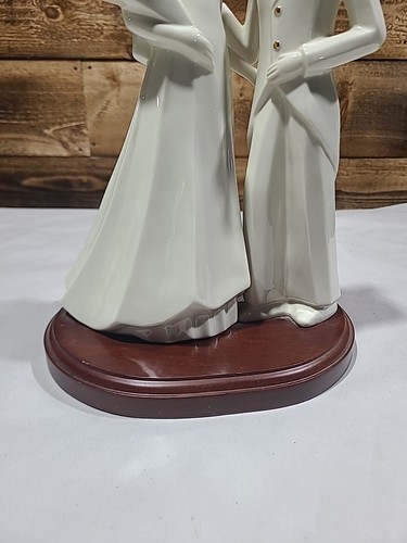 GLASS MIKASA WEDDING BELLS BRIDE AND GROOM FIGURINE - Picture 3 of 7