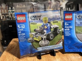 New LEGO City Polybag Set Lot 5000281 Chase McCain 30224 Lawn Mower 30315 Space