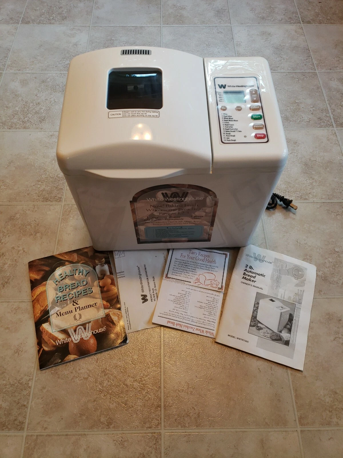 White-Westinghouse Bread Maker Machine Model WWTR700C 2 Lbs CLEAN!!! WORKS!!!!!!