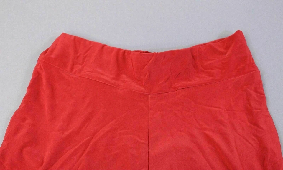 Boohoo Women's Woman Slogan Double Layer Hot Pant CK6 Red Size UK:8 US:4 NWT - Image 2 of 4
