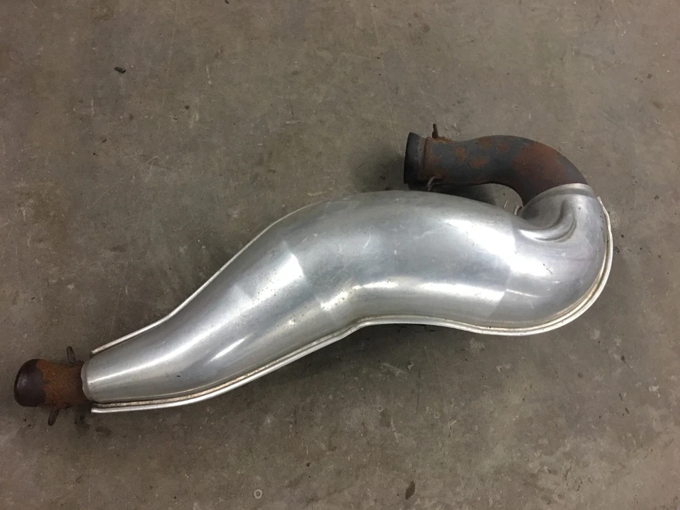 Polaris IQ Dragon Switchback RMK FST Shift 原始设备制造商管道排气 700 800 09 08 11 10 — 第 2/2 张图片