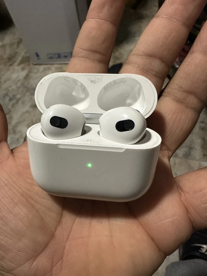 Apple AirPods (3rd generation), foto 2 de 2