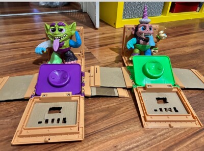 Crate Monsters Kaboom Box Set   Gobbie & Nanners Figures with Accessories