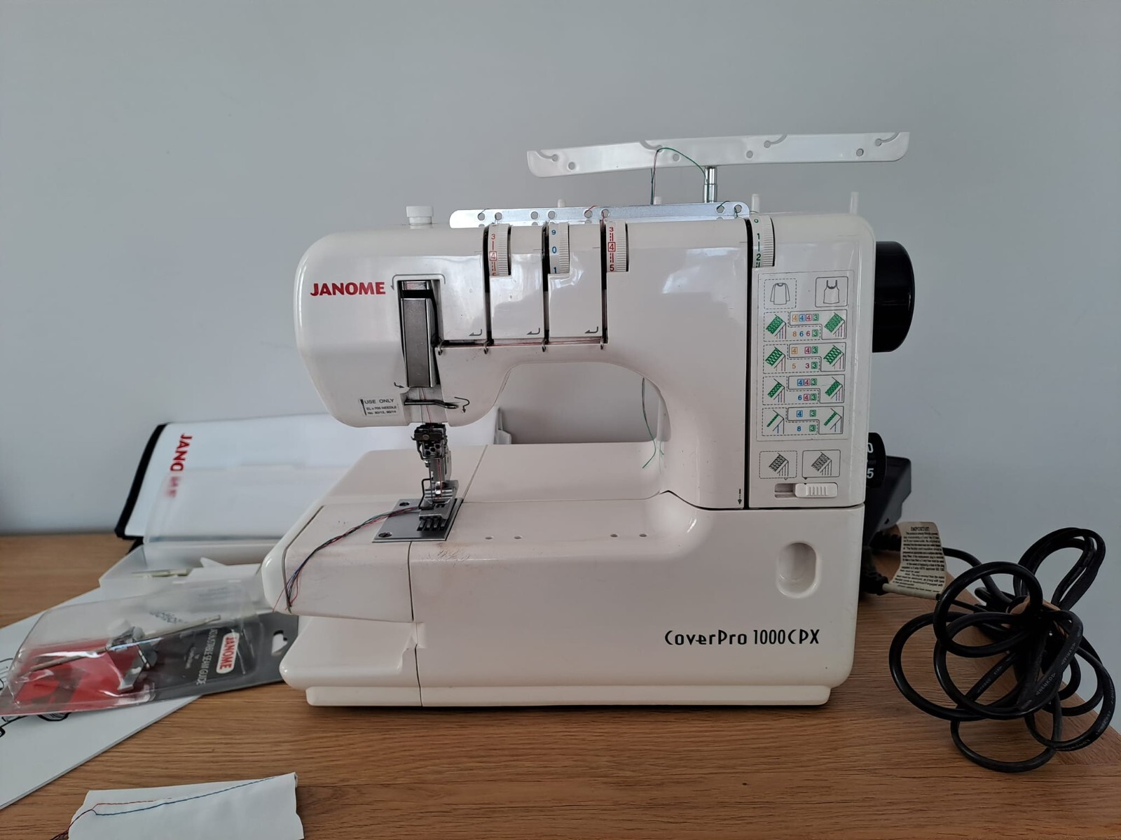 JANOME COVERPRO 1000CPX COVERSTITCH SEWING MACHINE PLUS ADJUSTABLE SEAM