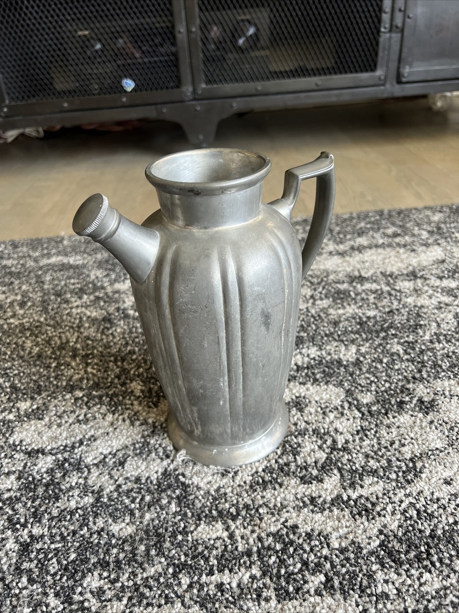 Bibiy. PATTY PILGRIM TOP グレー　grey Vintage Pilgrim Pewter pitcher, 3-pints in good condition; antique