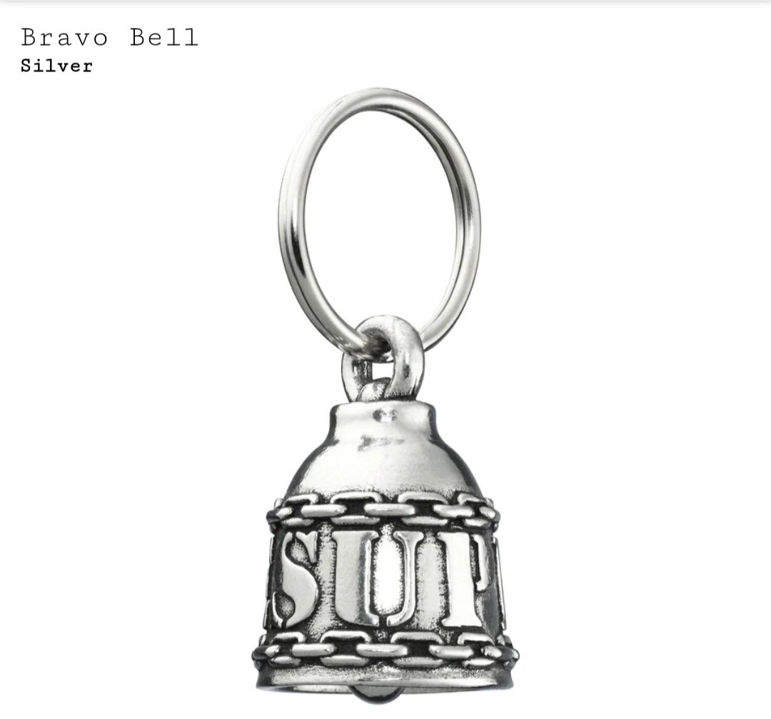 Cloche Supreme Bravo  FW23  « Argent » *NEUF*