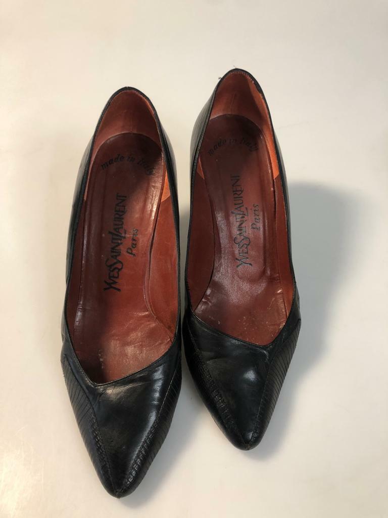 Scarpe vintage classiche Yves Saint Laurent Paris YSL taglia 7 nere donna