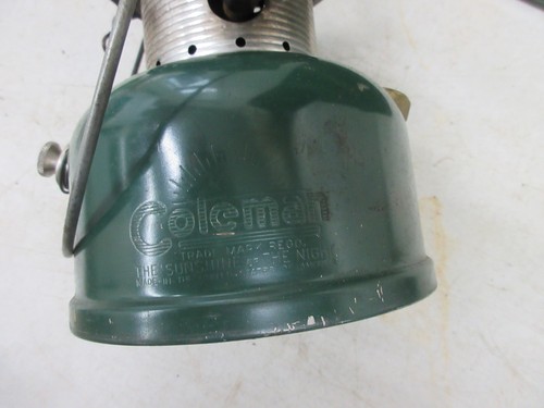 Vintages 1962 Coleman Lantern in Metal Carring Case - Picture 5 of 9