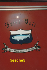 Foto: Türdekor des ehem. Opel Blitz Feuerwehr Einsatzfahrzeuges der Insel Sylt