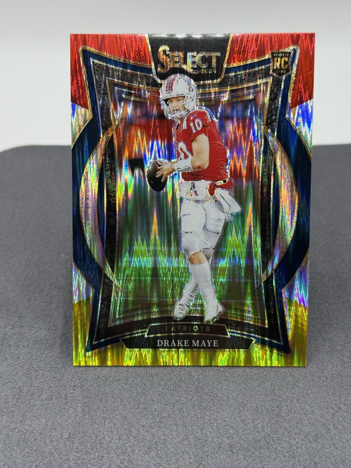 2024 Panini Select Concourse Drake Maye #27 Red Yellow Shock Prizm (RC)