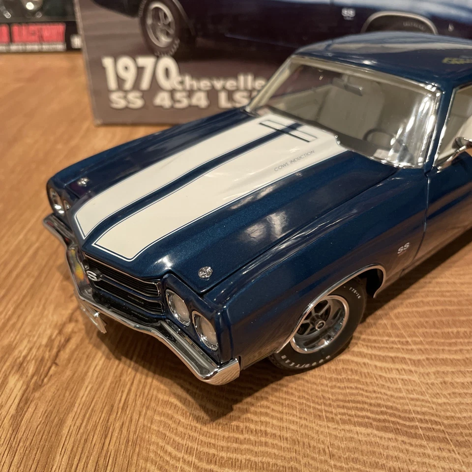 Exact Detail 1/18 1970 Chevelle SS 454 LS5 492/500 White Interior - Image 2 of 4