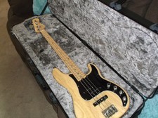 2018 FENDER AMERICAN ELITE PRECISION BASS GUITAR EXCELLENT CONDITION WITH CASE