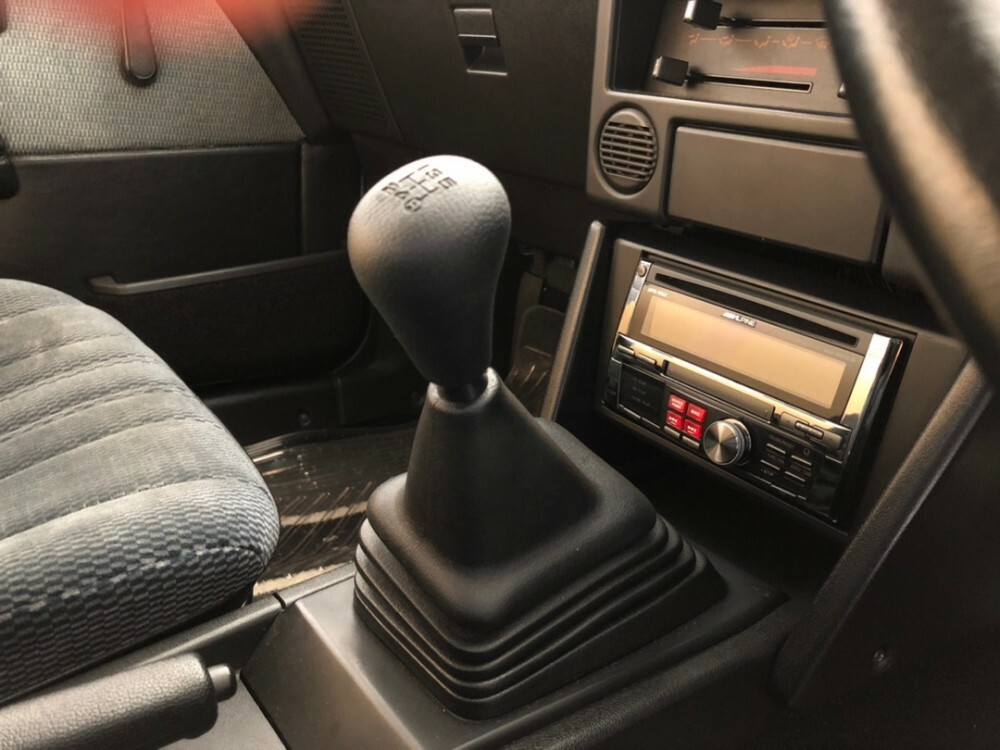 Toyota Genuine OEM AE86 Corolla Trueno Levin 5-speed Black Shift