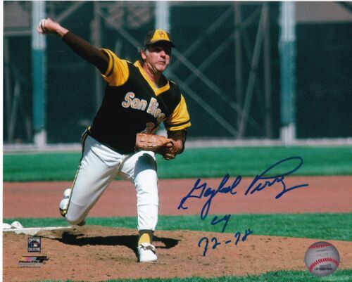 GAYLORD PERRY   SAN DIEGO PADRES  CY 72-78   ACTION SIGNED 8x10 - Picture 1 of 1