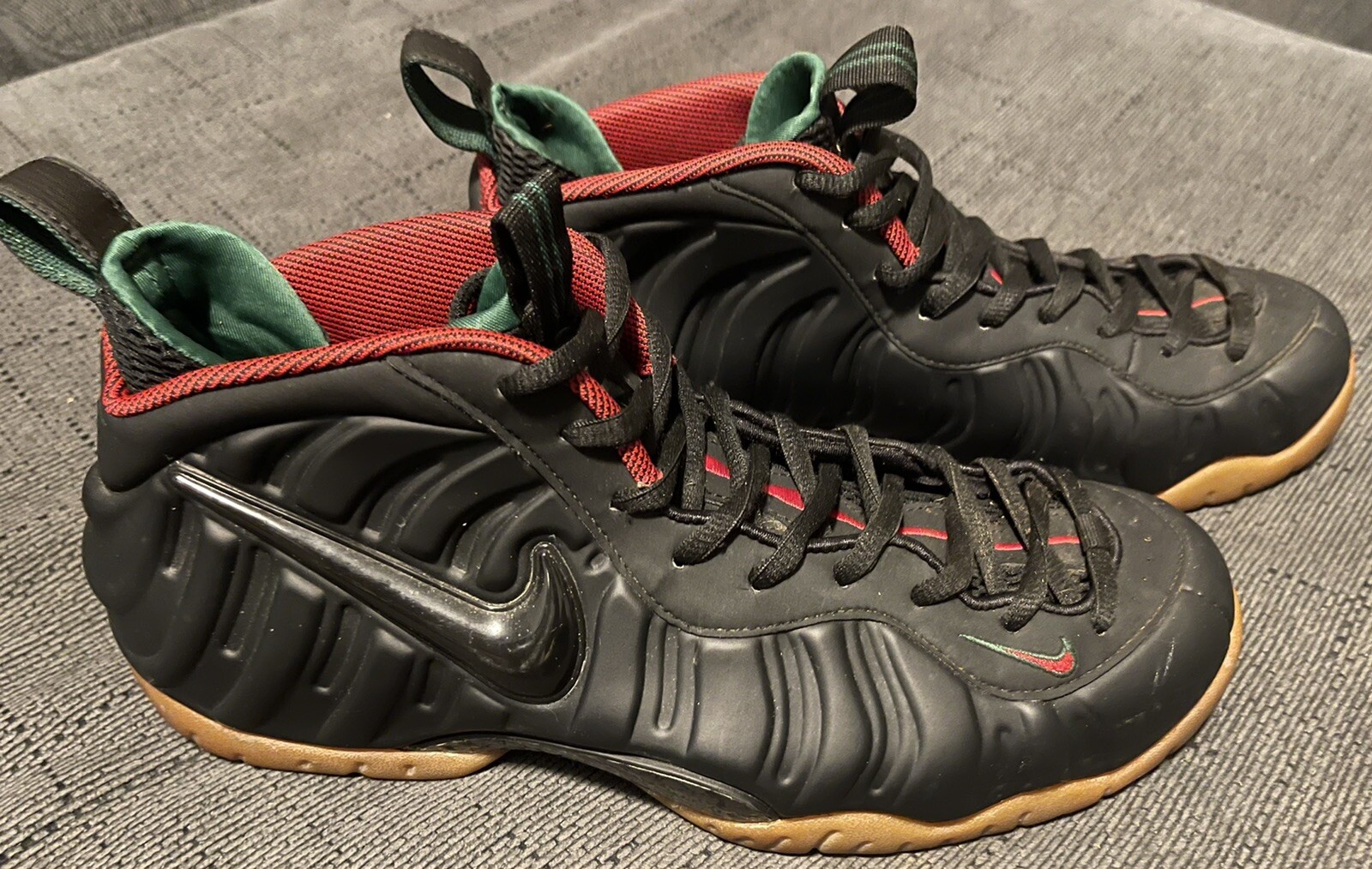 gucci foams black
