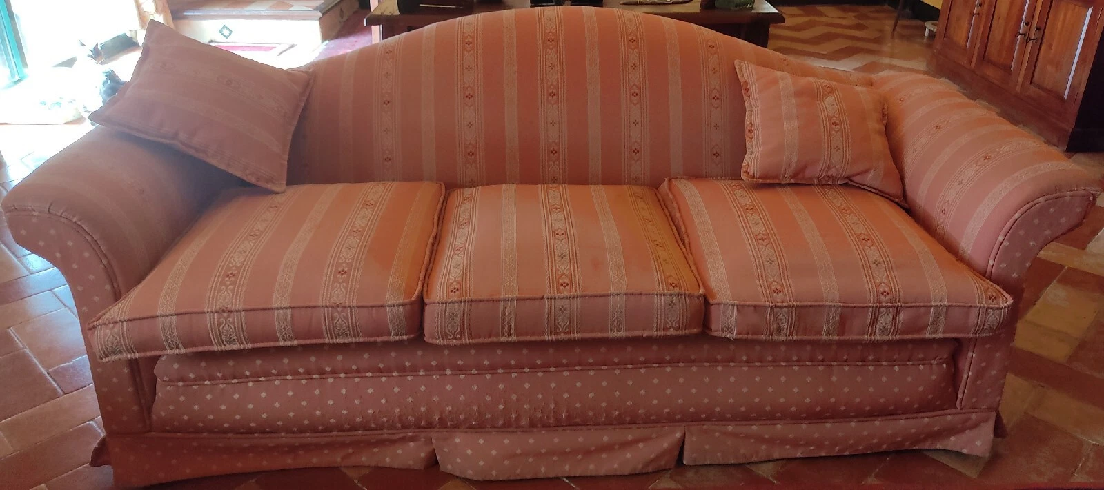 Sofa, 2 & 3 Seater
Opens in a new window or tab