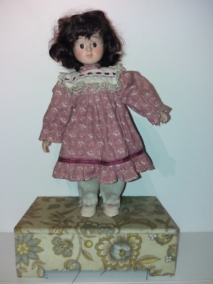 ANCIENNE POUPEE AUTOMATE Musicale - EUR 200,00 - FR
