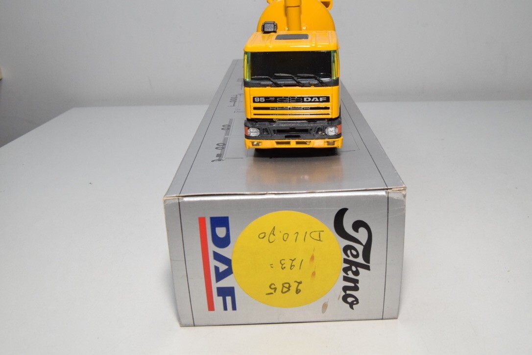 Daf 85 CF SC + semi-remorque citerne chromée Gofa "Anhalt Logistics