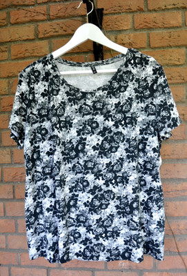 Laura Torelli collection Shirt Top Sommer XL Rosen schwarz weiß