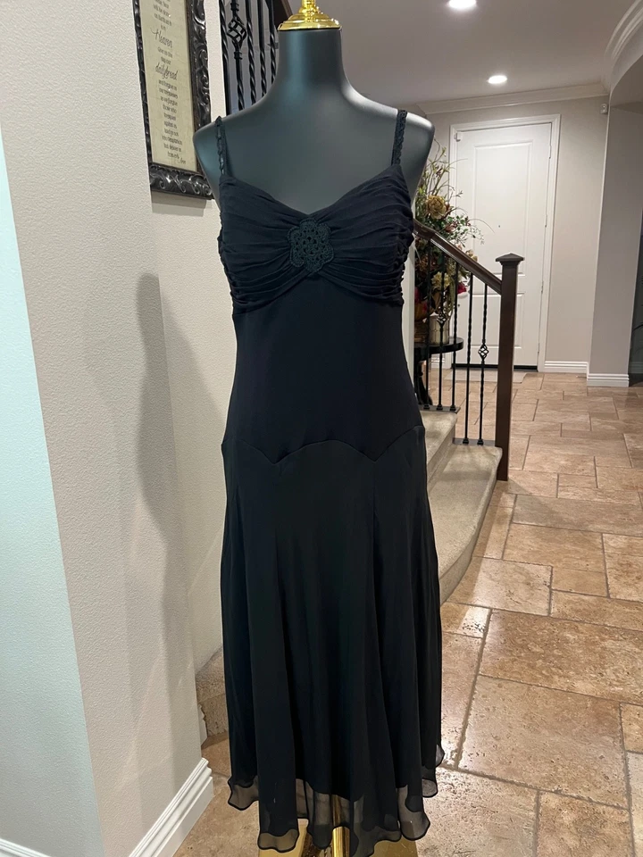 Nuevo vestido negro formal largo completo Sangría para damas - talla 14 Foto 2 de 4