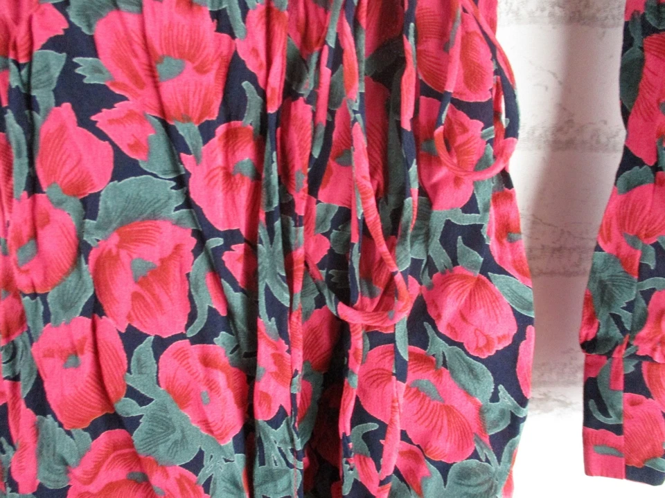 Reformation women's poppy floral wrap dress red size S, 8 long sleeve - Image 4 of 4