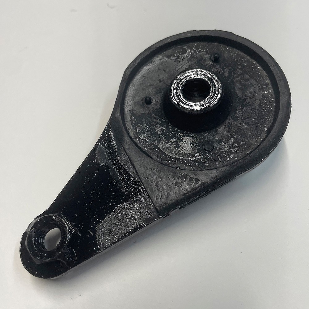 Front Engine Mount Bracket 1PC For Dodge Shadow; Chrysler Shadow 90-89 4448455