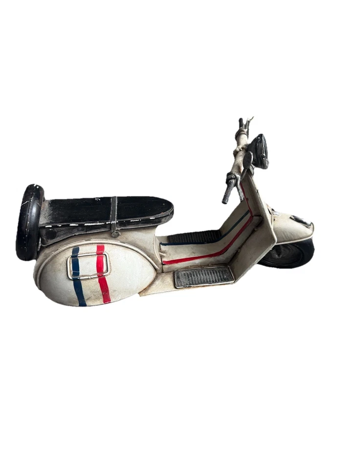 Large Metal Art Custom Patina Maisto Vespa 50 Special 1971 Scooter Moped - Image 2 of 4