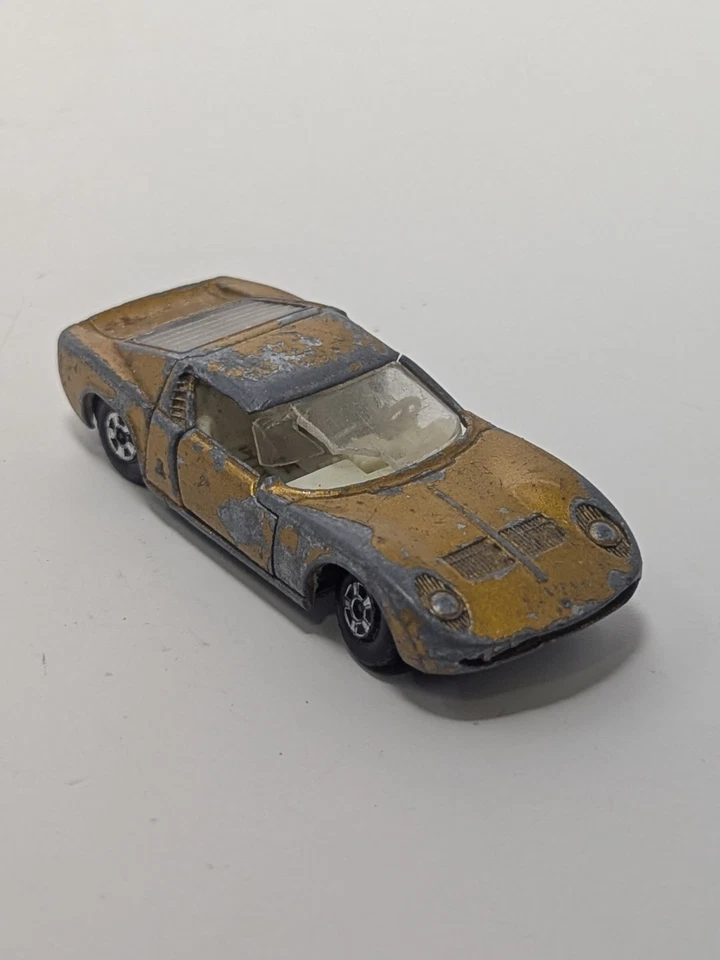 Lesney Matchbox Serie 33 Lamborghini Miura Fondo Rojo Superrápido Falta Una Puerta Foto 2 de 4