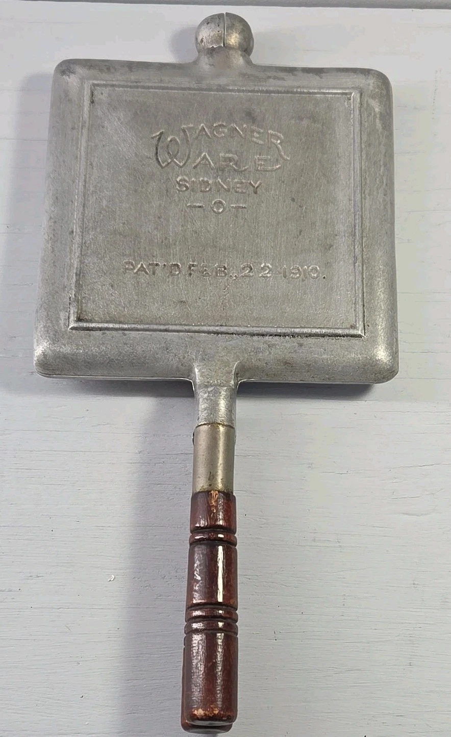 Wagner Ware Sidney -O- Square Metal Wood Waffle Maker Iron 1910s Manual