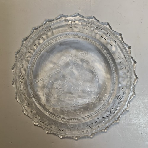 Pre-Owned Pairpoint Cup Plate Oldest House Nantucket Clear U594 - Picture 2 of 3