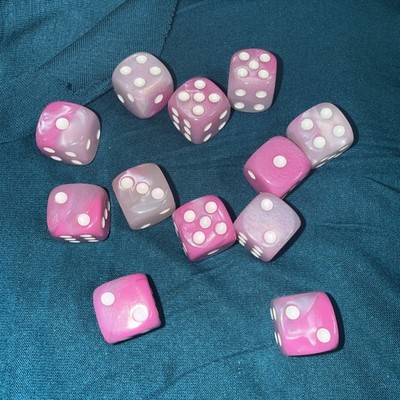 Dice D6 Set Of 12 Swirled Dice 16mm Pearl And Pink With White Pips