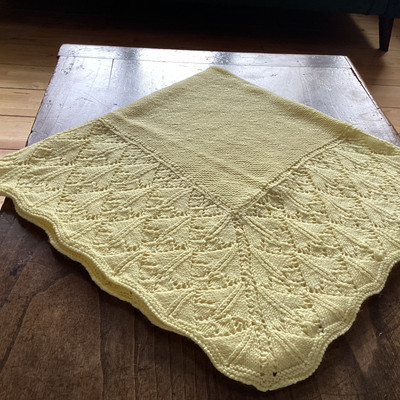 Handgestrickte weiche Zitrone Wolle Baby Krippe Decke mit gewellten Kanten ~ 36''x36''.