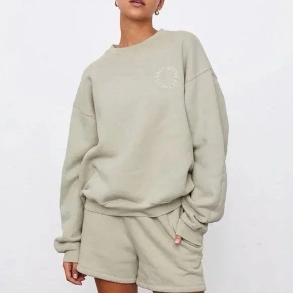 SET Active Crew Neck Logo Sweatshirt in Oatmilk Beige Cream Women’s Medium $155
