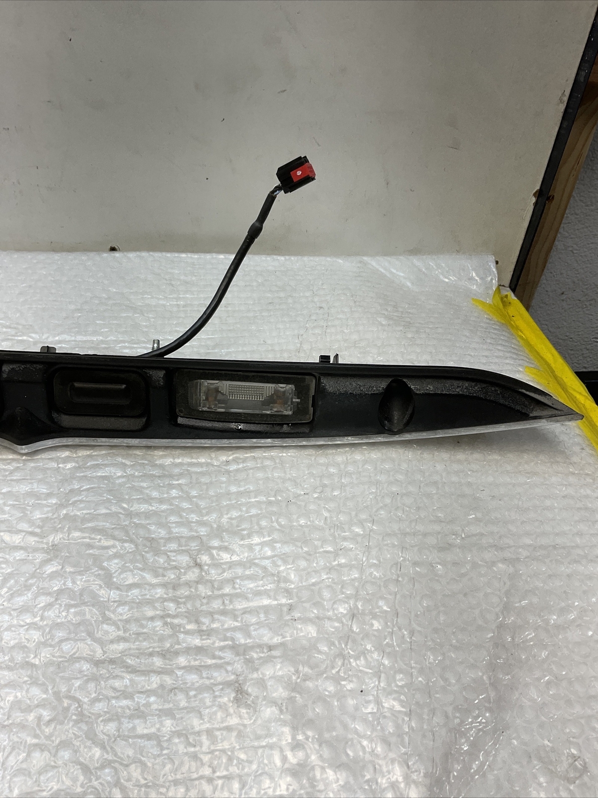 14-17  Maserati Ghibli Rear Trunk Deck LID Lift Gate Chrome Camera Included￼￼