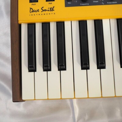 Dave Smith Instruments Mopho Analog Synthesizer Monophonic