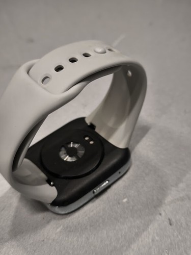 Used Smartwatch - Fully Functional, Scratches, No Accessories - 第 3/5 張圖片