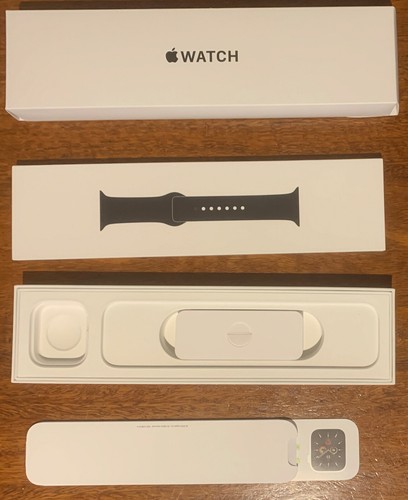 Genuine Apple Sports Band for Apple Watch Series SE - 44mm - In original box - Picture 4 of 14