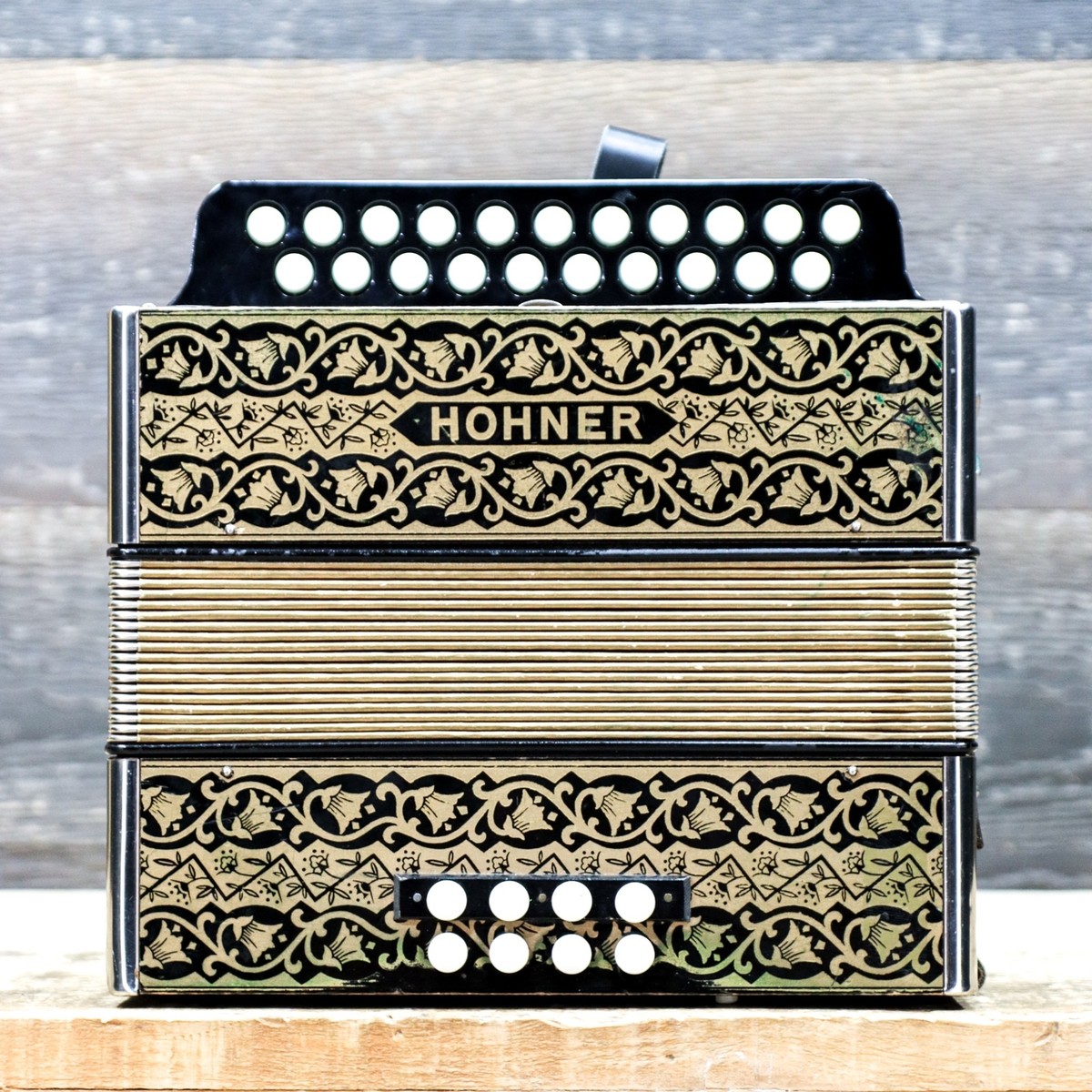 HOHNER.Vienna2915現行型配列G/C 上級者からプロ演奏の方用 Hohner Vienna Model 2915 G-C 8-Bass 21-Treble Button