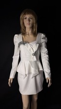 Elegantes weißes Kleid mit Strasssteinen & S...