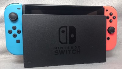 Nintendo Switch Hand Held Console Mod. HAC-001(-01) W/Accessories