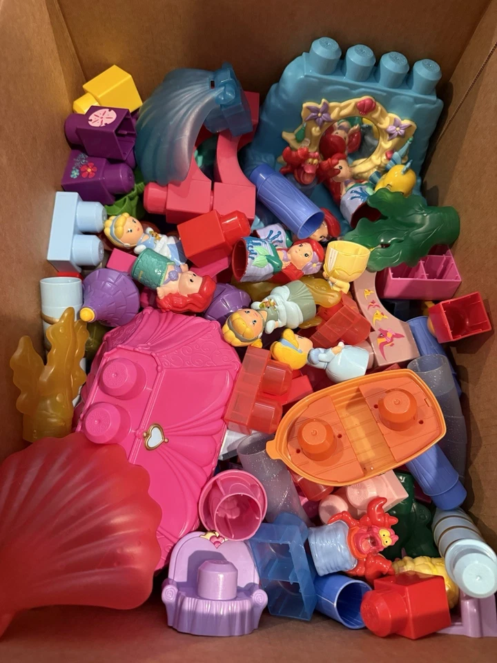Mega Bloks Princess Lot Vintage & Modern Mixed Pieces Little Mermaid etc. blocks - Image 2 of 4