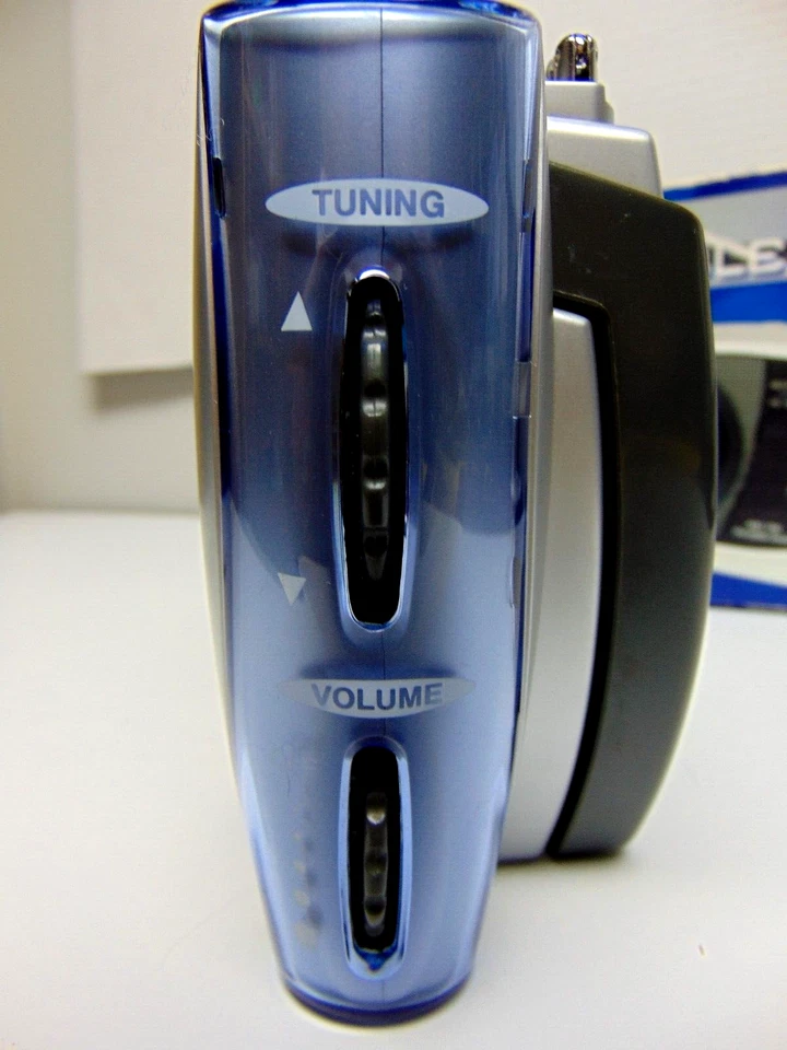 Radio portátil AM/FM AC/DC Audiovox Foto 4 de 4