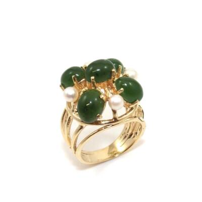 Vintage 14K Yellow Gold Green Jade Pearl Cluster Ring Size 6.5